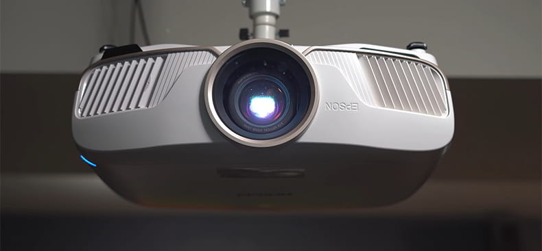Ventajas de tener un proyector en casa